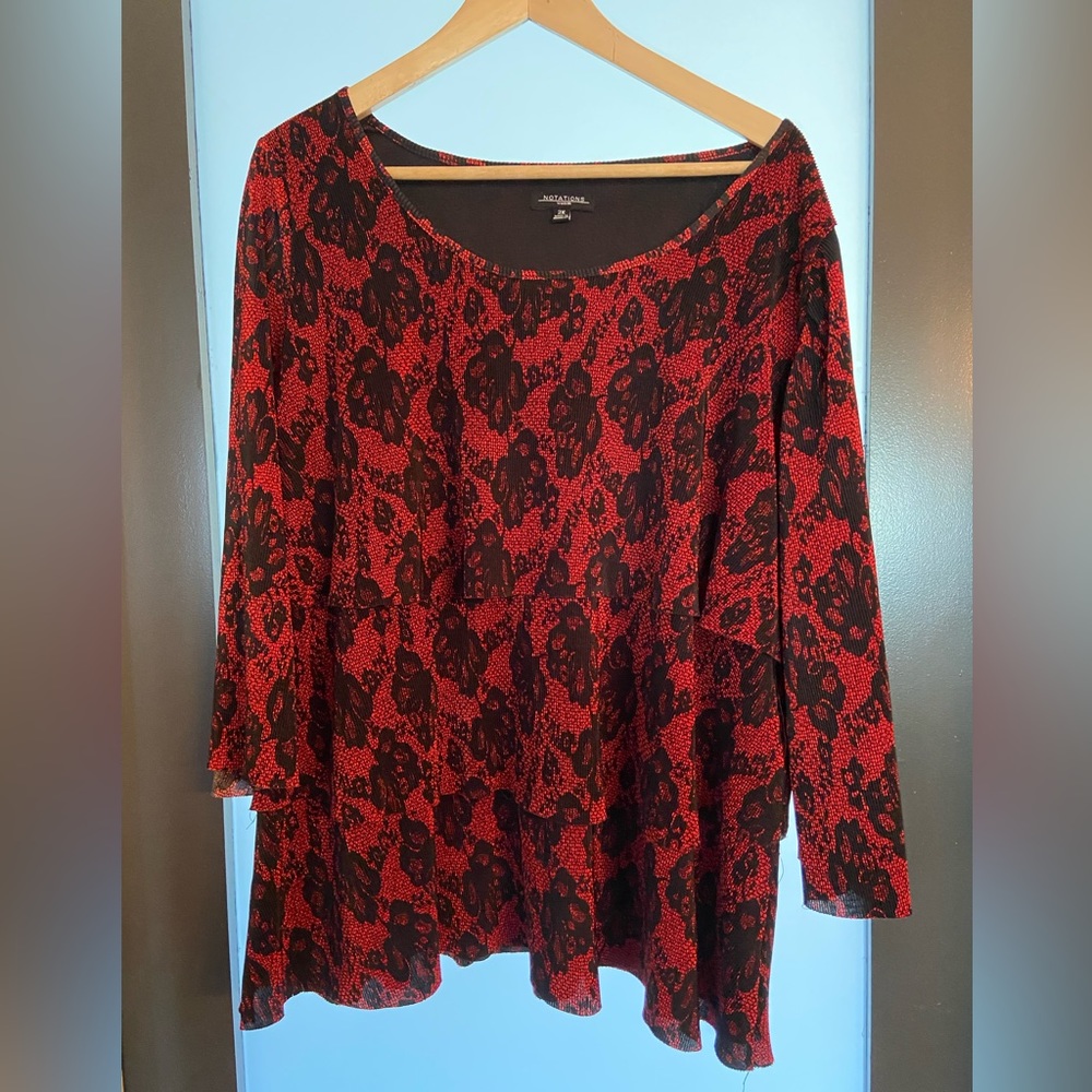 Women’s 100% polyester 2X notations top red and black